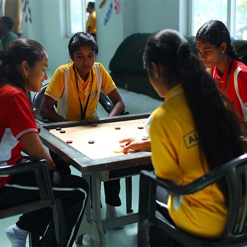 International Scholl_0027_0U8A4457