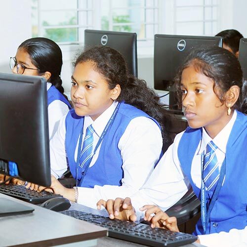 International school_0215_0U8A3723